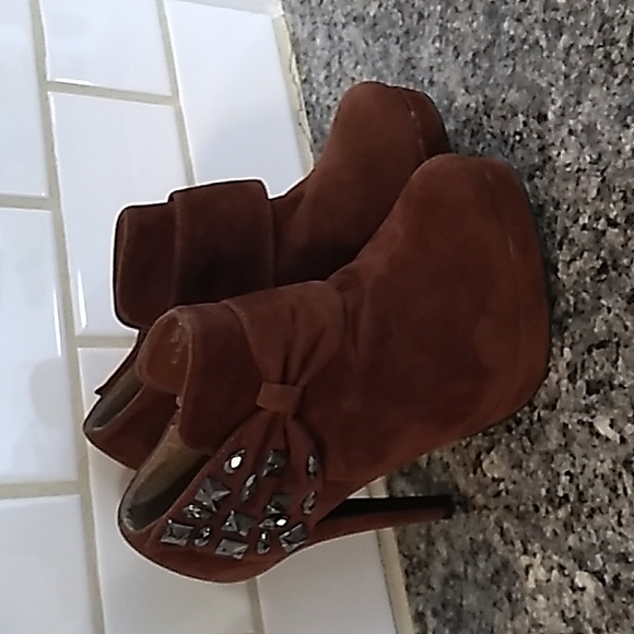 Rck Bella Brown Studded Bow Detail Heels. Size 7  So Cute!! - Picture 2 of 12